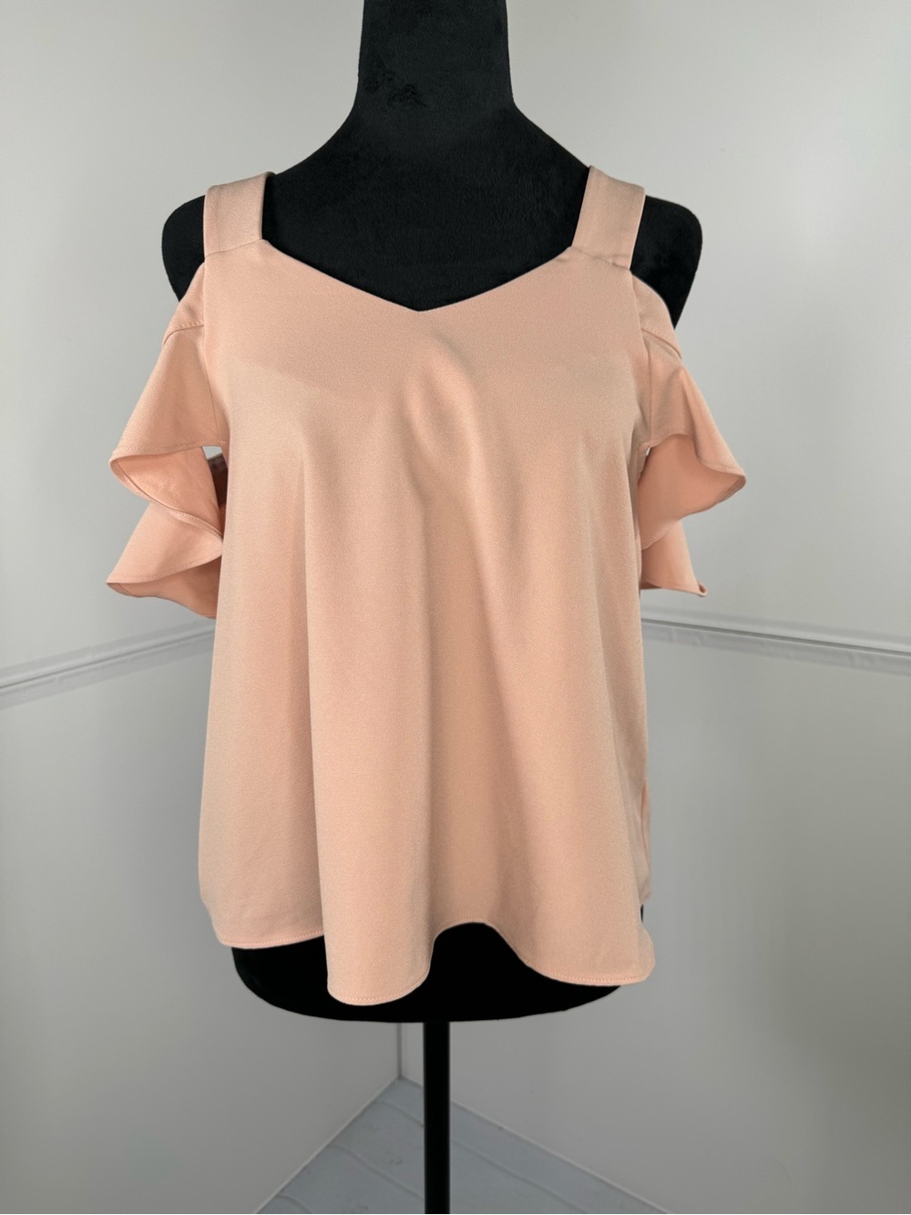 Forever 21 Peachy Blush Cold Shoulder Ruffle Sleeve Blouse Size Small